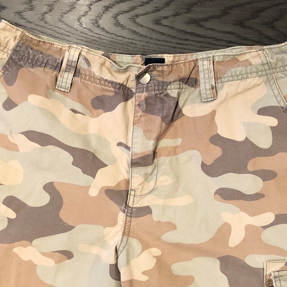***SOLD***VTG Y2K GAP Men's Rugged Cargo Desert Camouflage Paratrooper Shorts 34 - Picture 2 of 11